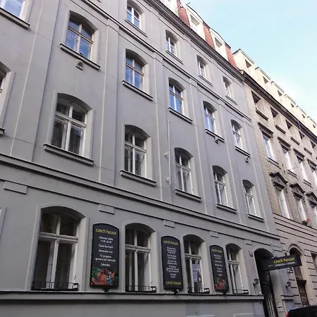 Navratilova Apartment *