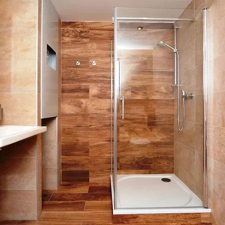 Navratilova Apartment *